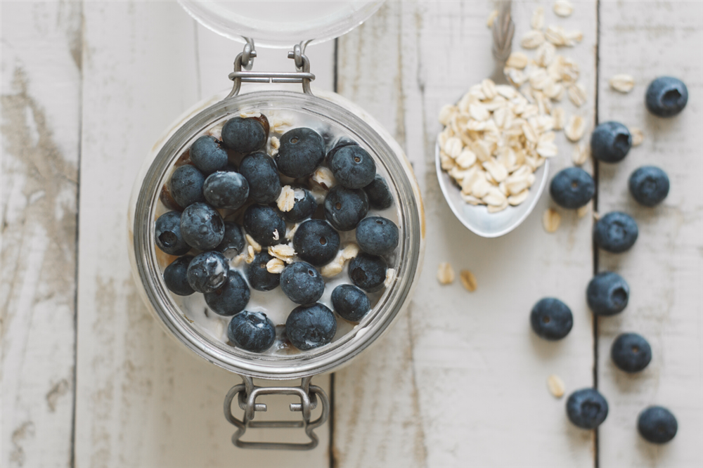 Blueberry overnight oats with Greek yogurt